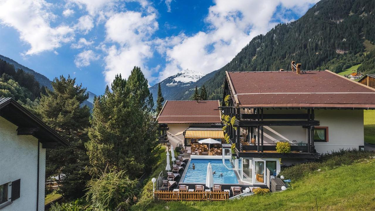 Pfeifer Hotel 4*